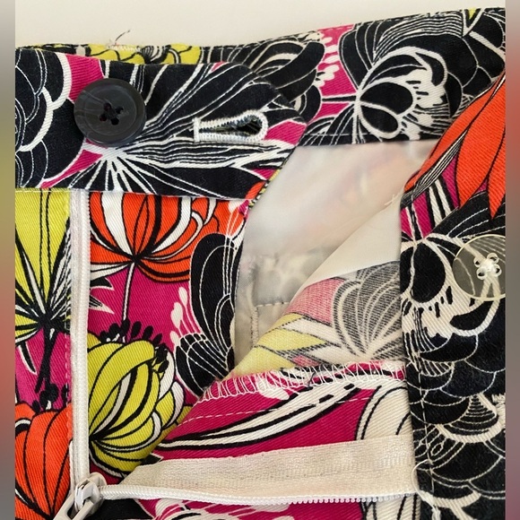 BANANA REPUBLIC Women’s Size 2 Vibrant Floral Tropical Summer Shorts Pockets - Picture 10 of 13